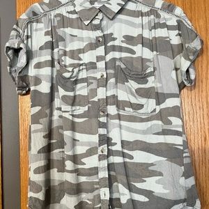 Maurice’s camo button up shirt